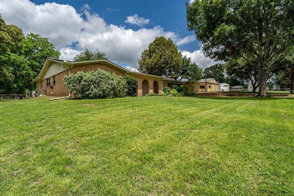 18448 County Road 138, Flint, TX 75762 18448 County Road 138, Flint, TX 75762