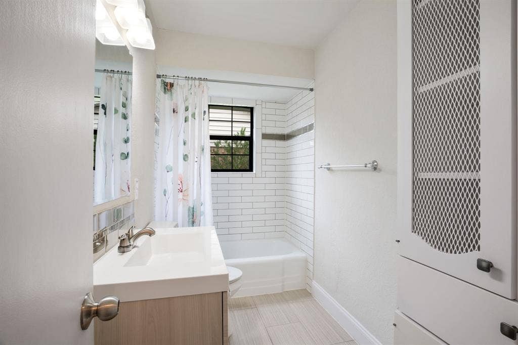 3005 Cameo Lane, Farmers Branch, TX 75234 3005 Cameo Lane, Farmers Branch, TX 75234