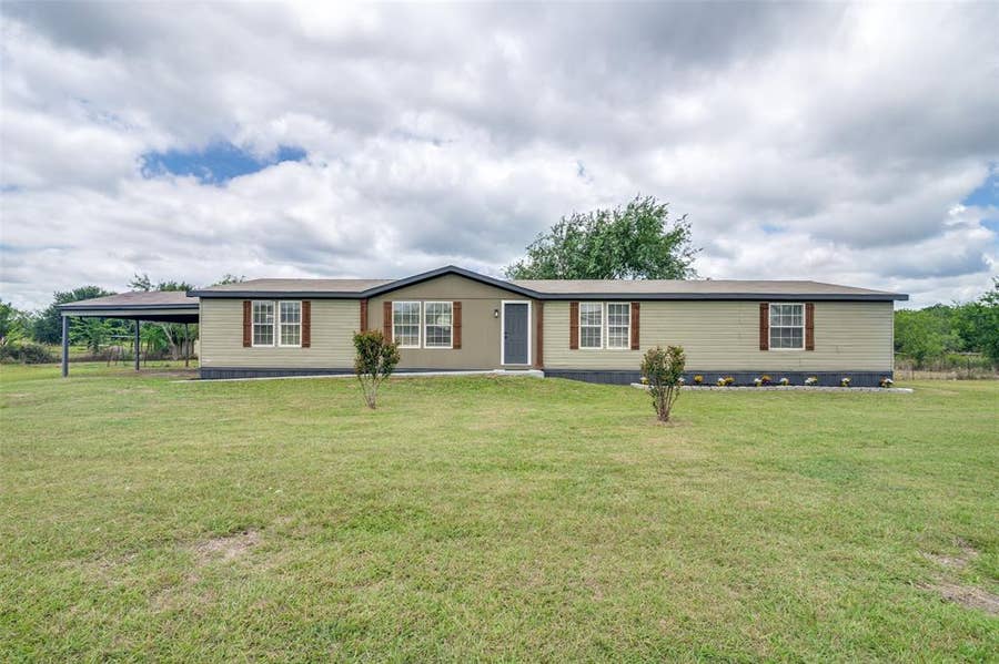 Property photo for 6168 Armadillo Drive, Kemp, TX