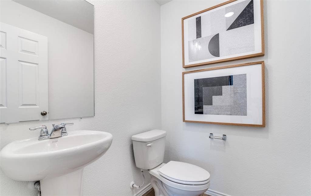 2104 Sugar Maple Lane, Forney, TX 75126 *Model Representation - Powder bath