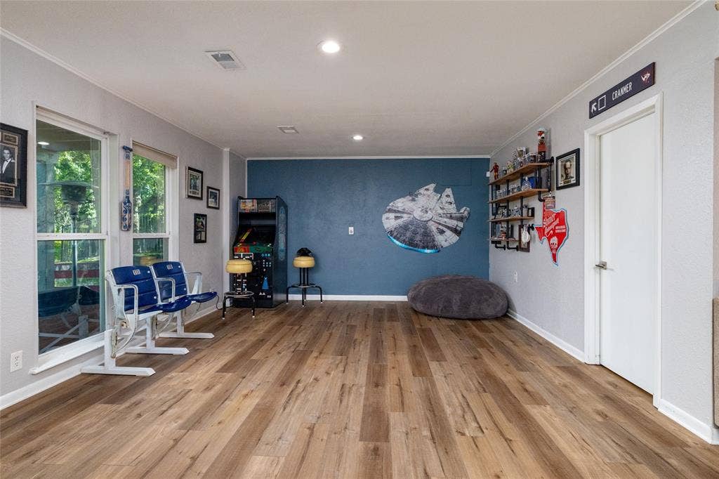 205 Timberlake Drive, Azle, TX 76020 So many options