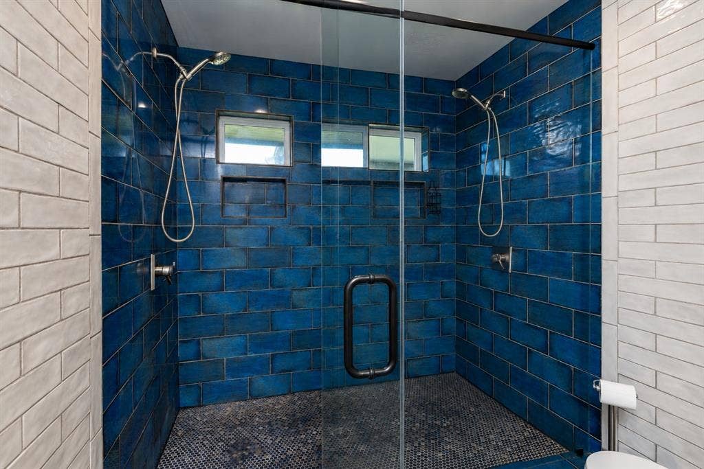 205 Timberlake Drive, Azle, TX 76020 Where we wash away the stresses of the day