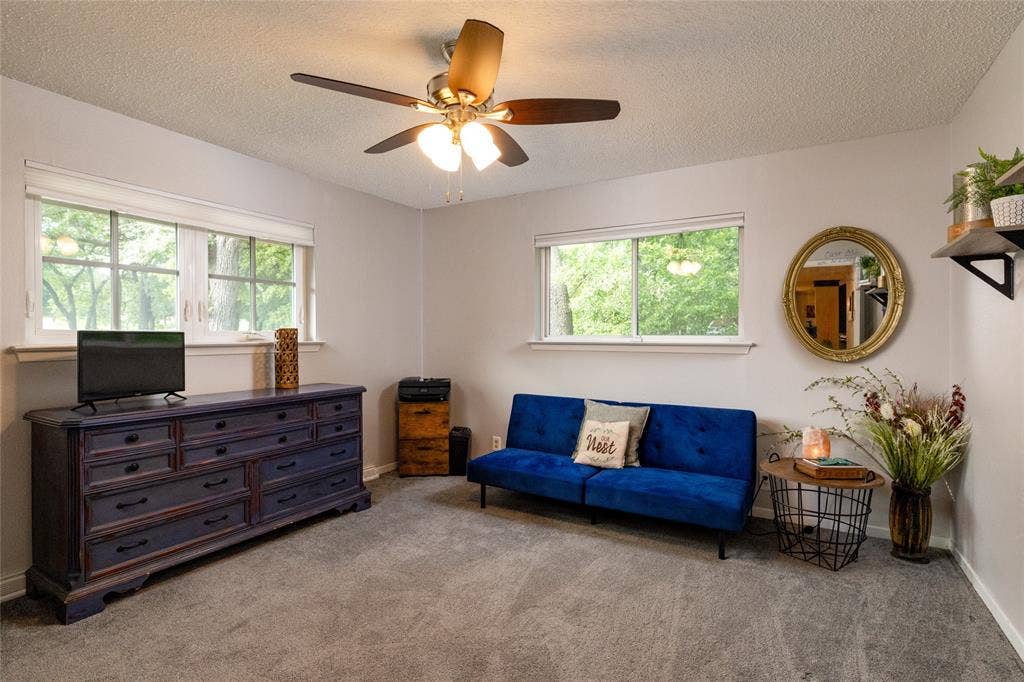 205 Timberlake Drive, Azle, TX 76020 Guest room or office