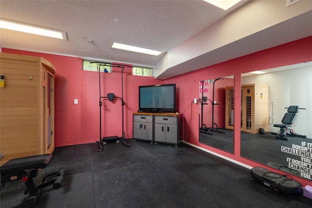 205 Timberlake Drive, Azle, TX 76020 Don't skip leg day