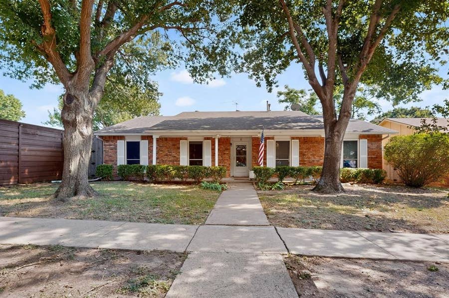 Property photo for 10254 Catalpa Road, Dallas, TX