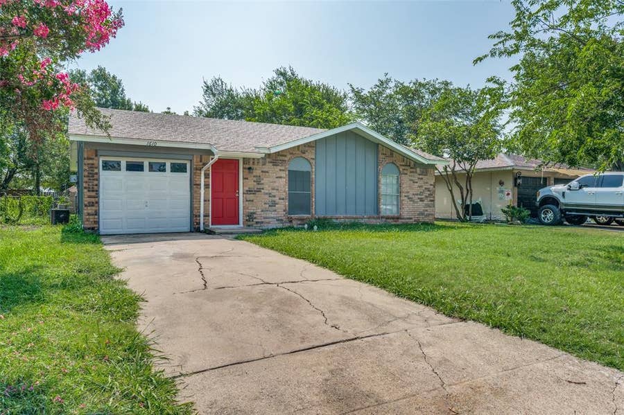 Property photo for 1610 Avenue A, Grand Prairie, TX