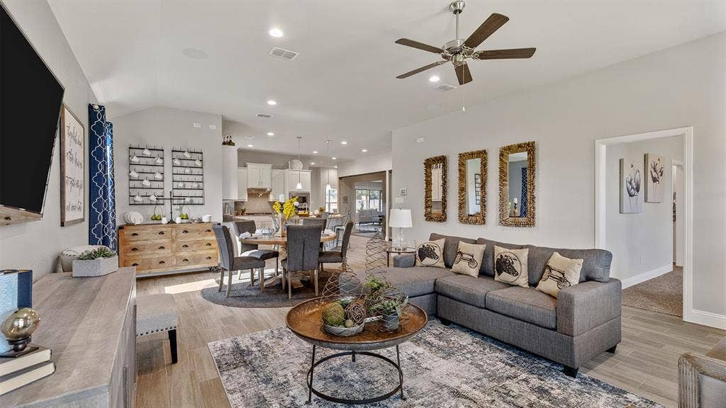 2812 MCCORMICK Street, Denton, TX 76205 2812 MCCORMICK Street, Denton, TX 76205