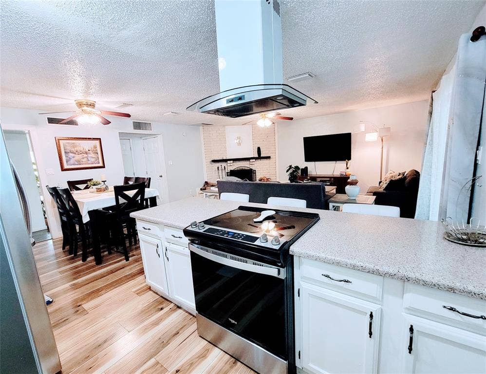 5828 Sidewinder Trail, Fort Worth, TX 76131 5828 Sidewinder Trail, Fort Worth, TX 76131