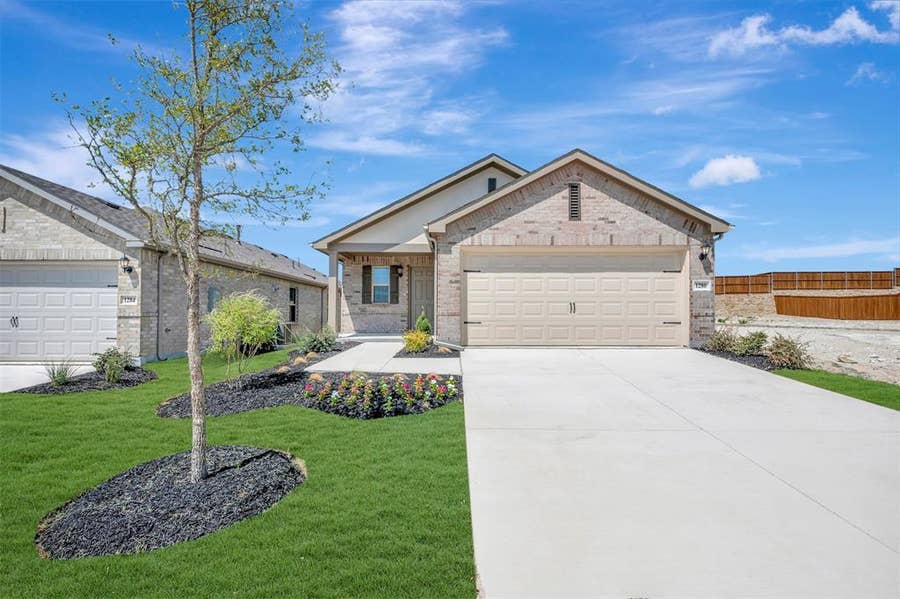Property photo for 1280 Tallowwood Trail, Van Alstyne, TX