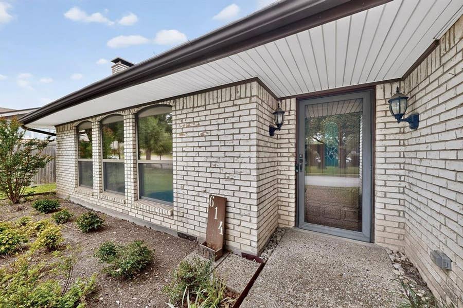 Property photo for 614 Pebblecreek Drive, Garland, TX