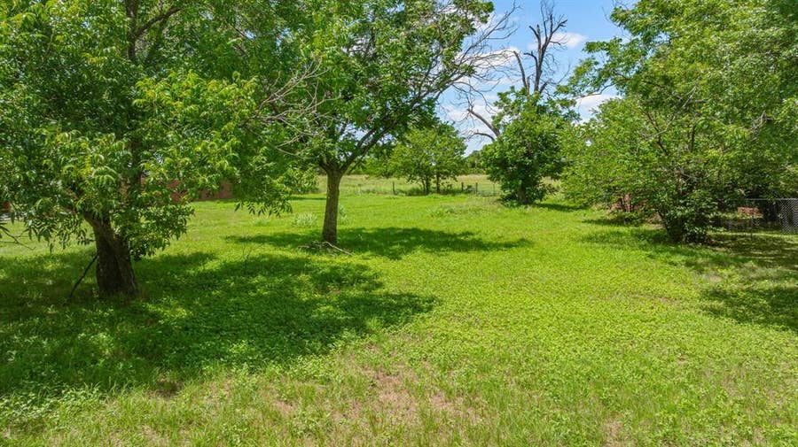 Property photo for 912 W Bridge Street, Granbury, TX