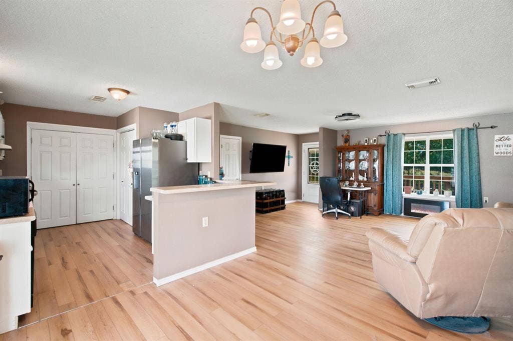 139 Private Road 4902, Azle, TX 76020 139 Private Road 4902, Azle, TX 76020