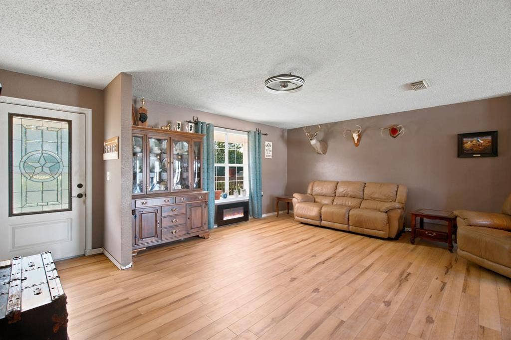 139 Private Road 4902, Azle, TX 76020 139 Private Road 4902, Azle, TX 76020
