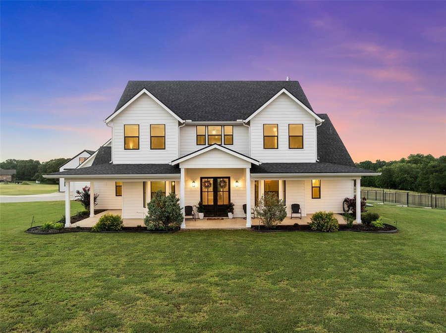 Property photo for 252 Austin Hines Drive, China Spring, TX