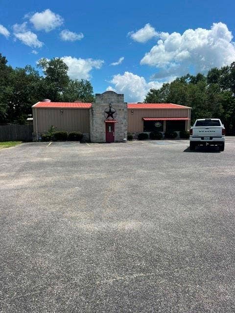 Property photo for 704 E Royall Boulevard, Malakoff, TX