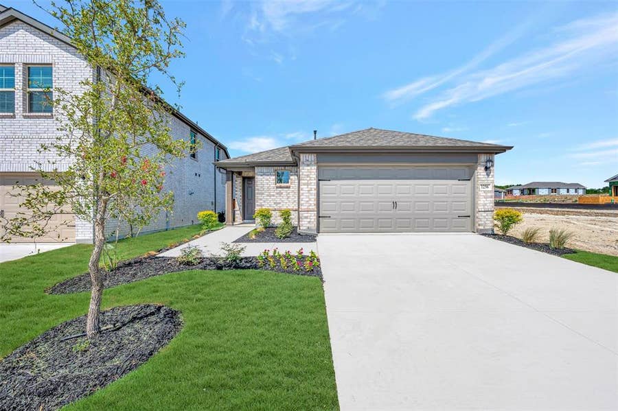 Property photo for 1256 Tallowwood Trail, Van Alstyne, TX