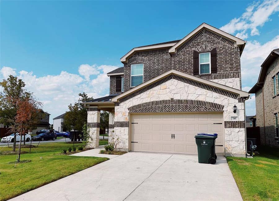 Property photo for 741 Creekwater Lane, Garland, TX