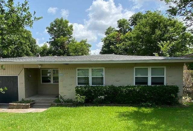 Property photo for 2125 Forest Oaks Drive, Dallas, TX
