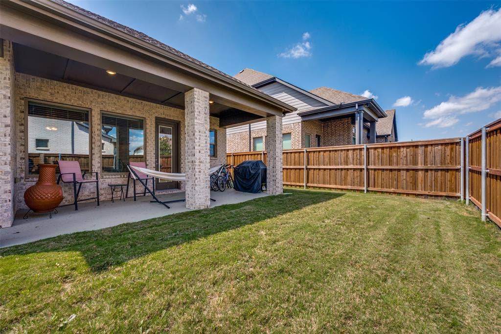 2703 Trinity Ridge Street, Mansfield, TX 76063 Covered patio with recessed lighting