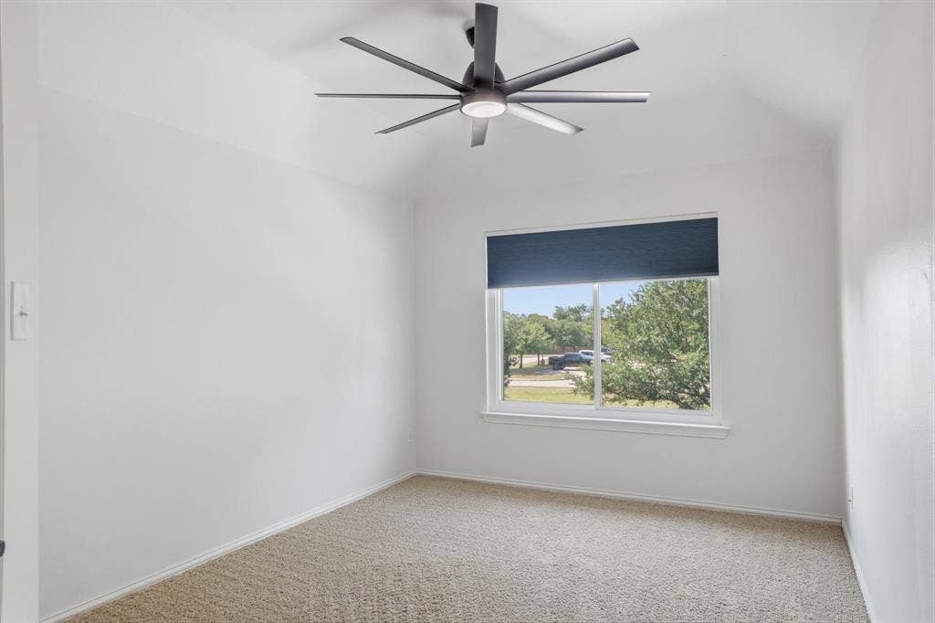 1433 Mesa Crest Drive, Fort Worth, TX 76052
