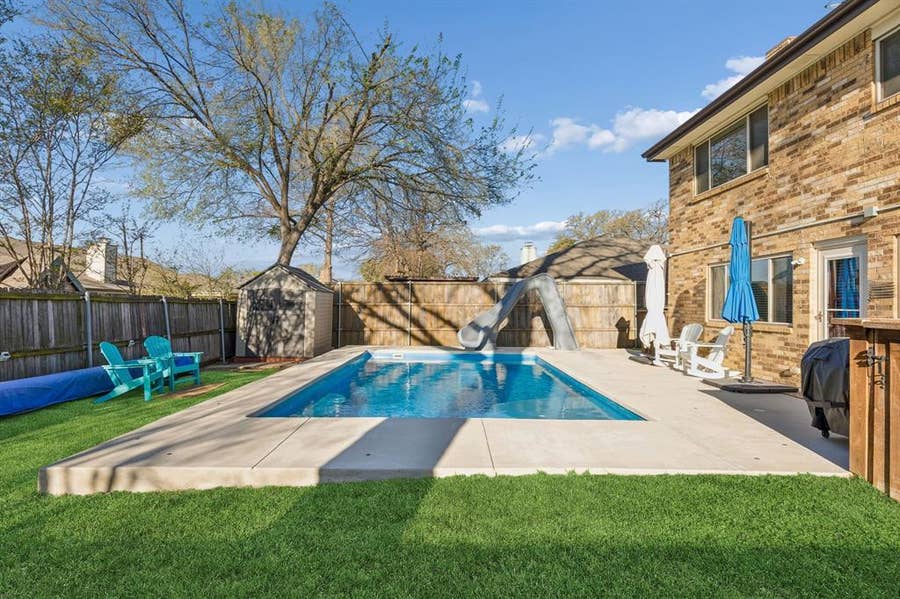 Property photo for 304 Lark Lane, Euless, TX