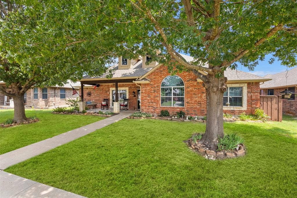 207 Red Wolf Lane, Red Oak, TX 75154 207 Red Wolf Lane, Red Oak, TX 75154
