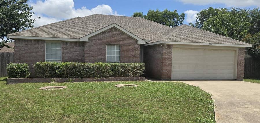 Property photo for 1512 Parrot Court, DeSoto, TX