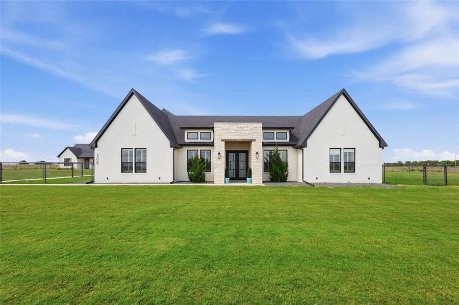 Property photo for 508 Private Access 233114, Godley, TX