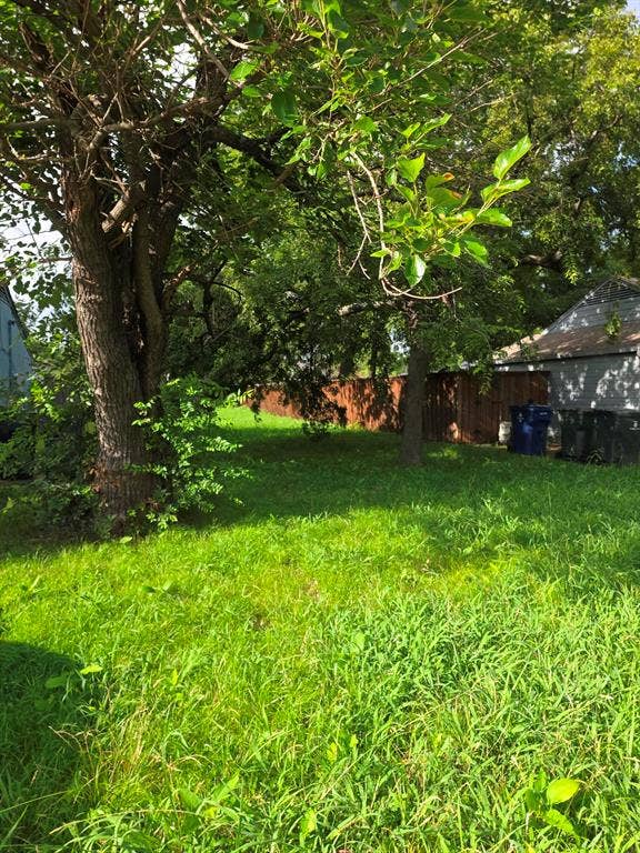 Property photo for 514 W Avenue F, Garland, TX