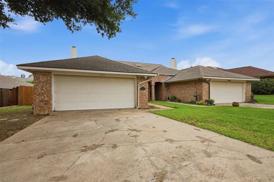 Property photo for 3636 Country Club Drive W, Irving, TX