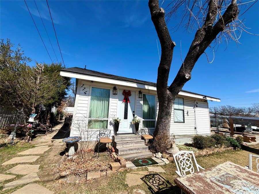 Property photo for 114 Motley Street, Grand Prairie, TX