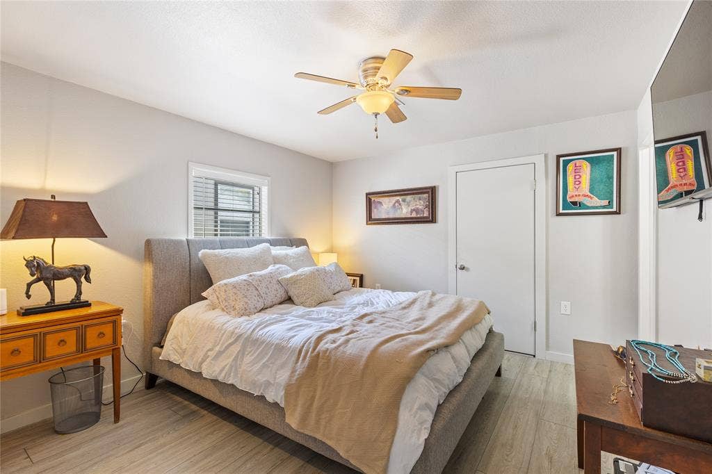3804 Sandy Beach Drive, Granbury, TX 76049 3804 Sandy Beach Drive, Granbury, TX 76049
