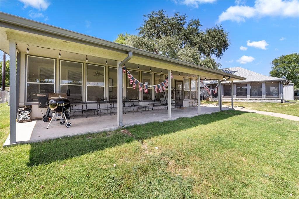 3804 Sandy Beach Drive, Granbury, TX 76049 covered porch