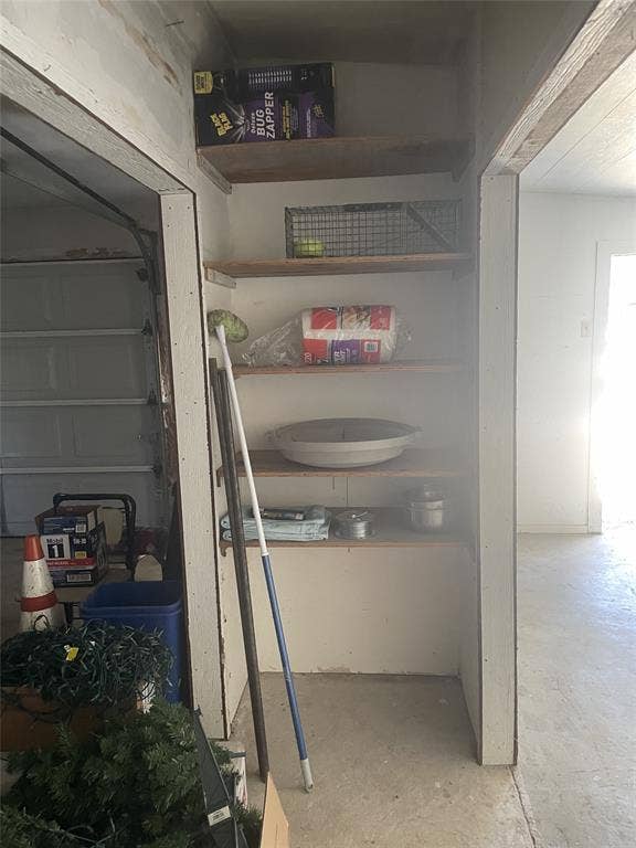 3804 Sandy Beach Drive, Granbury, TX 76049 garage storage