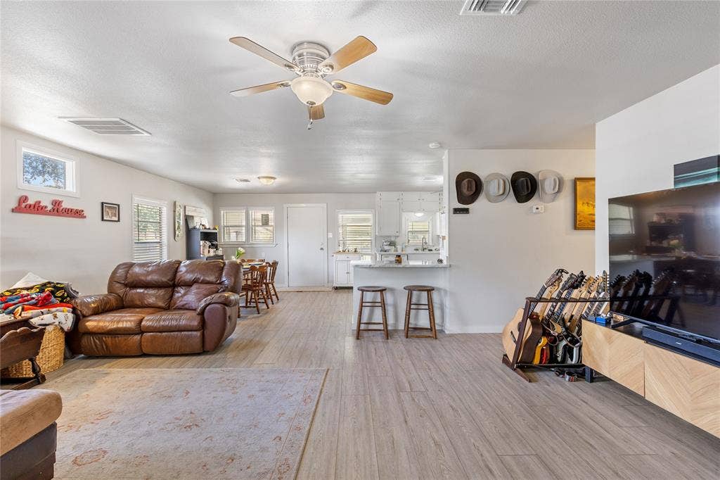 3804 Sandy Beach Drive, Granbury, TX 76049 3804 Sandy Beach Drive, Granbury, TX 76049