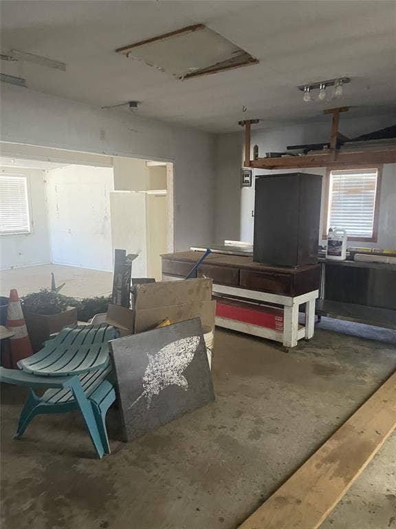 3804 Sandy Beach Drive, Granbury, TX 76049 2nd picture of shop