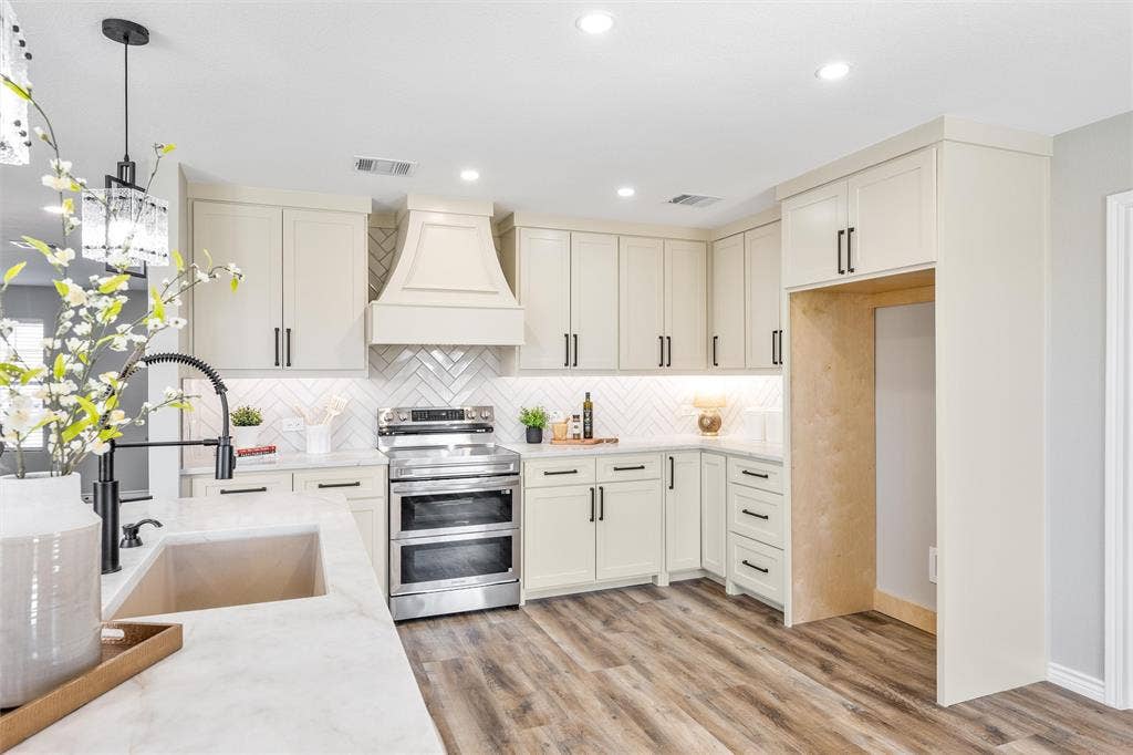 1123 Caroline Drive, Princeton, TX 75407 High end stainless appliances including a convection double over and air fryer.