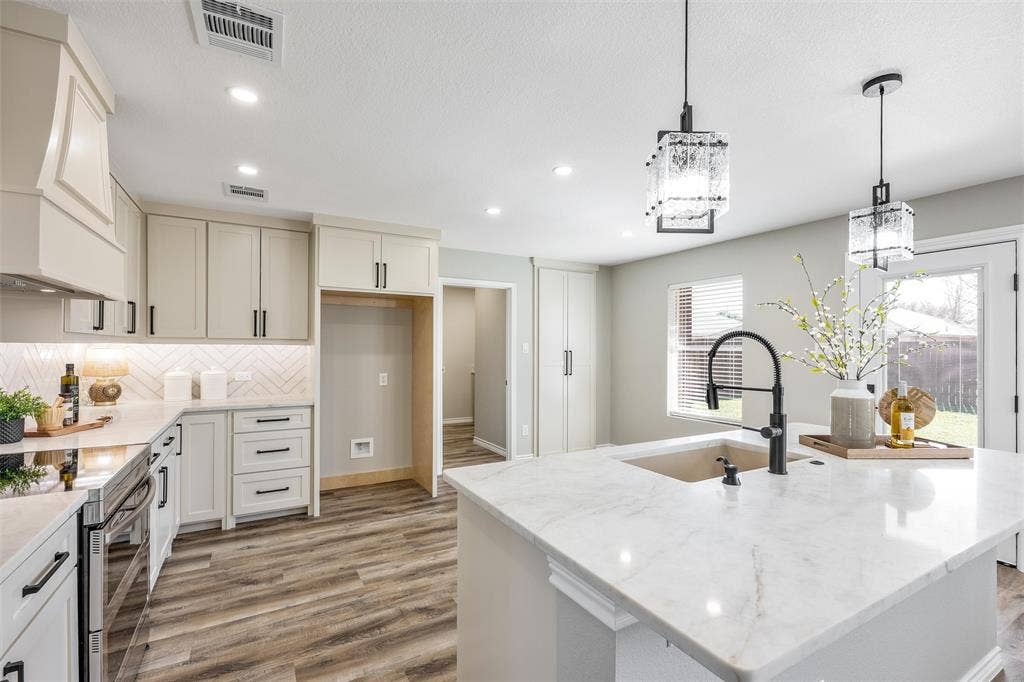 1123 Caroline Drive, Princeton, TX 75407 Quartz countertops, island kitchen, custom pantry