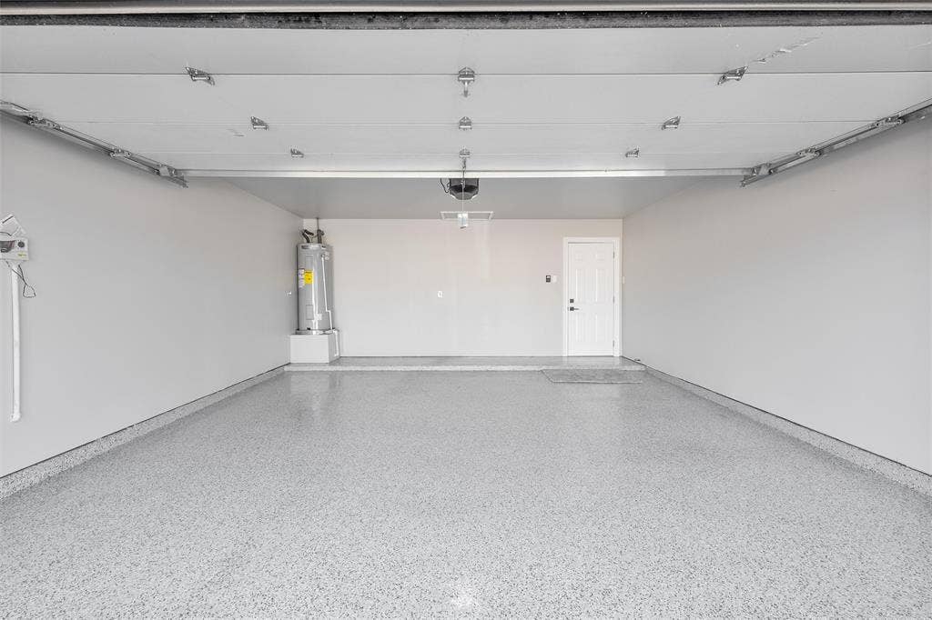 1123 Caroline Drive, Princeton, TX 75407 New epoxy floors, insulated garage door, new opener and new water heater