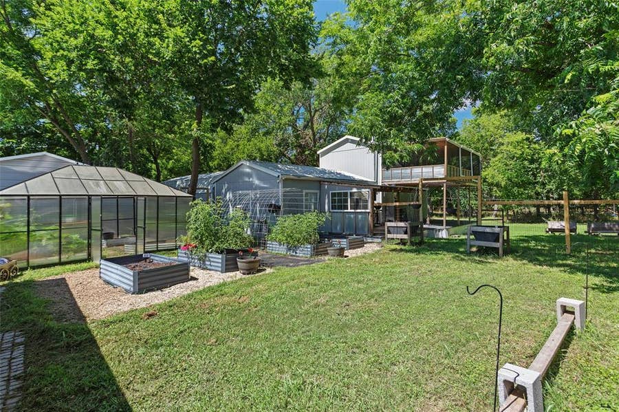Property photo for 108 Blue Moon Court, Springtown, TX