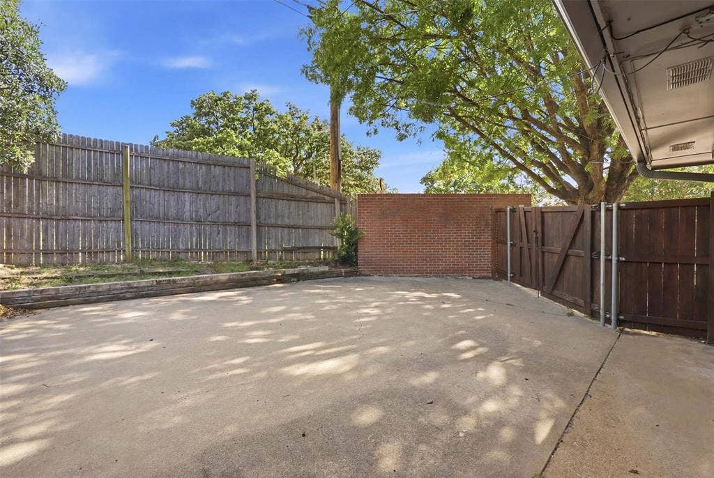 7212 Big Bear Lake Drive, Arlington, TX 76016 7212 Big Bear Lake Drive, Arlington, TX 76016