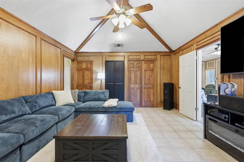 7212 Big Bear Lake Drive, Arlington, TX 76016 7212 Big Bear Lake Drive, Arlington, TX 76016