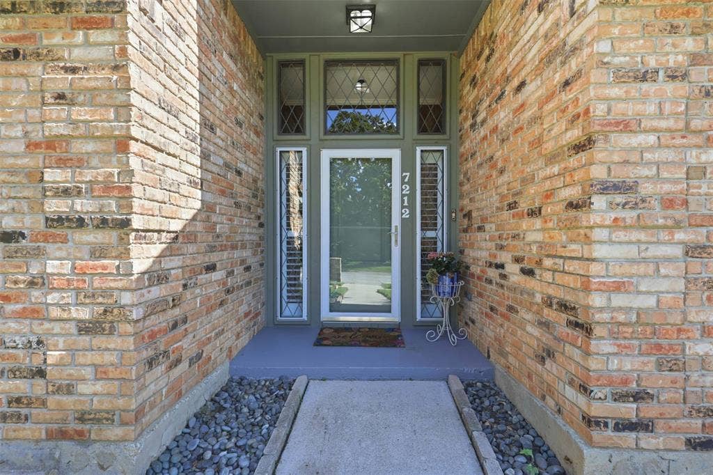7212 Big Bear Lake Drive, Arlington, TX 76016 7212 Big Bear Lake Drive, Arlington, TX 76016
