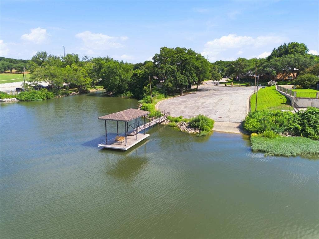 7212 Big Bear Lake Drive, Arlington, TX 76016 7212 Big Bear Lake Drive, Arlington, TX 76016