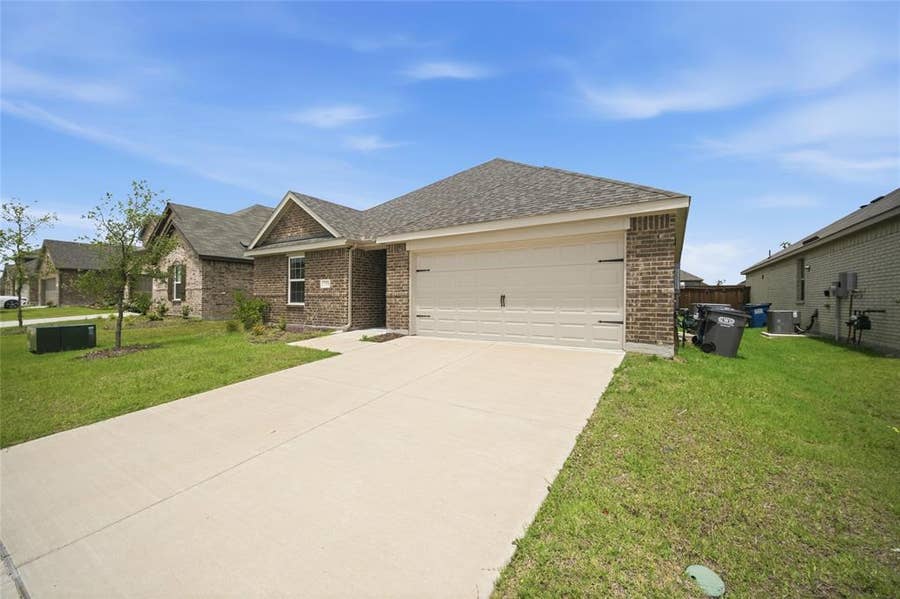 Property photo for 1759 Gleasondale Place, Forney, TX