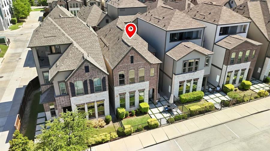 Property photo for 7129 Laurel Ridge, Dallas, TX