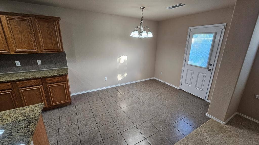8304 Mossberg Drive, Arlington, TX 76002 8304 Mossberg Drive, Arlington, TX 76002