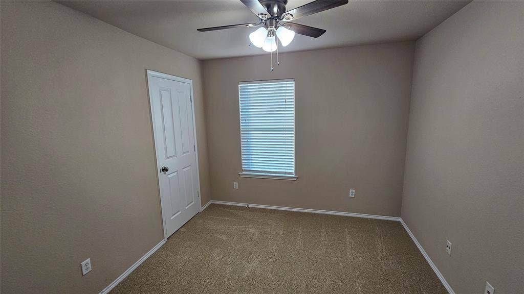 8304 Mossberg Drive, Arlington, TX 76002 8304 Mossberg Drive, Arlington, TX 76002