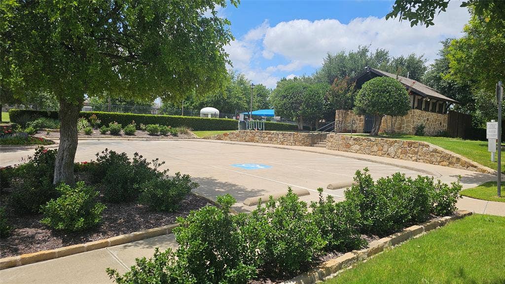 8304 Mossberg Drive, Arlington, TX 76002 8304 Mossberg Drive, Arlington, TX 76002