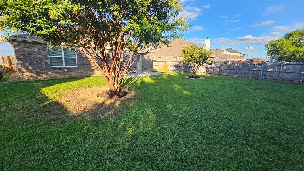 8304 Mossberg Drive, Arlington, TX 76002 8304 Mossberg Drive, Arlington, TX 76002